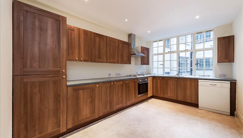 5 bed property in Strathmore Court, Park Road, London